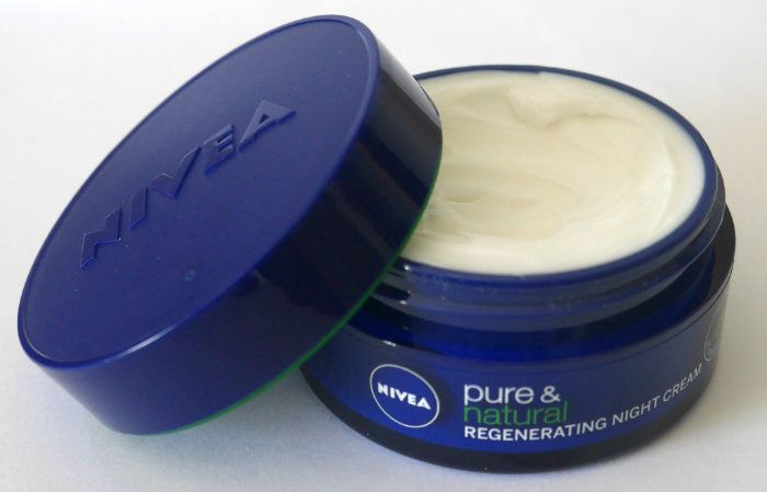 Nivea Pure & Natural Regenerating Night Cream open tub