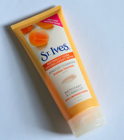 St. Ives Naturally Clear Apricot Cleanser