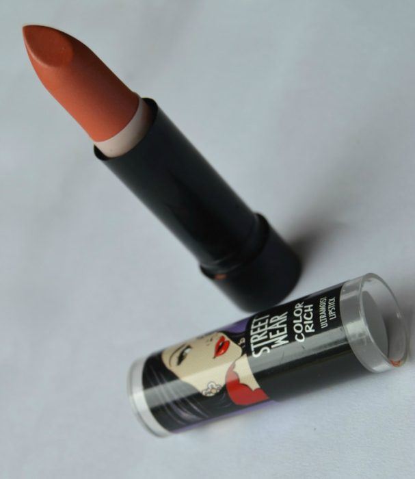 Streetwear Color Rich Ultra Moist Lipstick