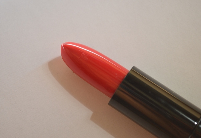 Wet n Wild Hot Red Silk Finish Lipstick bullet