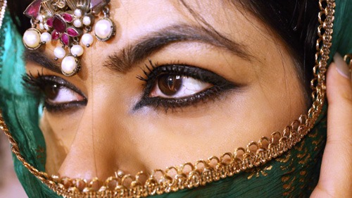 eye makeup using kajal