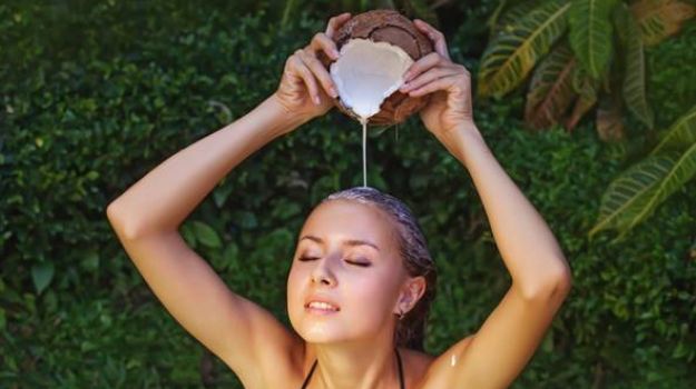 8 Reasons to include Coconut Milk bath