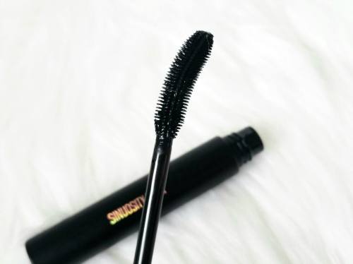 9 Different Types of Mascara Wands