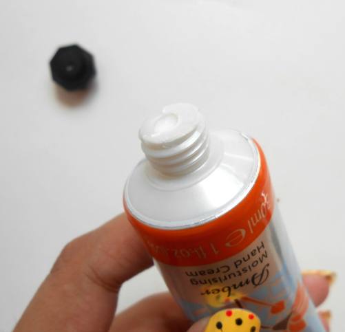 Beauty Formulas Amber Moisturising Hand Cream Review nozzle