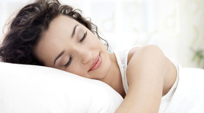 Beauty Resolutions You Should Follow to Get Flawless Skin sleep (2)
