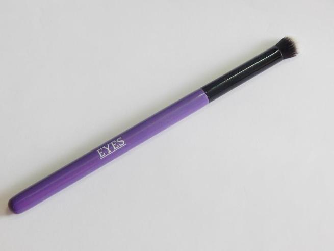 Boots Seventeen Eyeshadow Brush Review