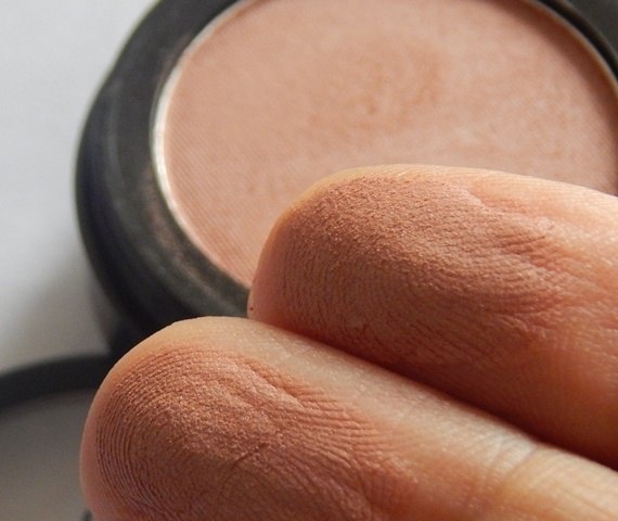 Boots Seventeen The Cheek Of It Nude Cheek Stamp Blush swatches