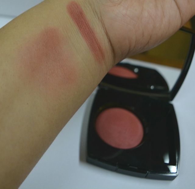 Chanel 320 Rouge Profond Joues Contraste Powder Blush swatches