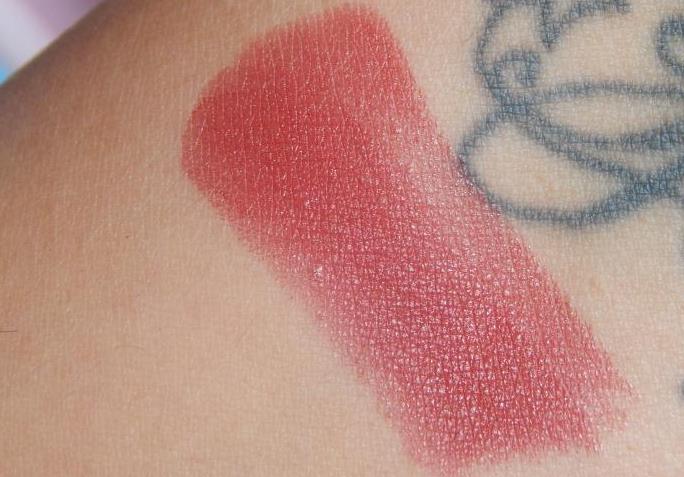 colorbar-legendary-matte-touch-lipstick-swatch