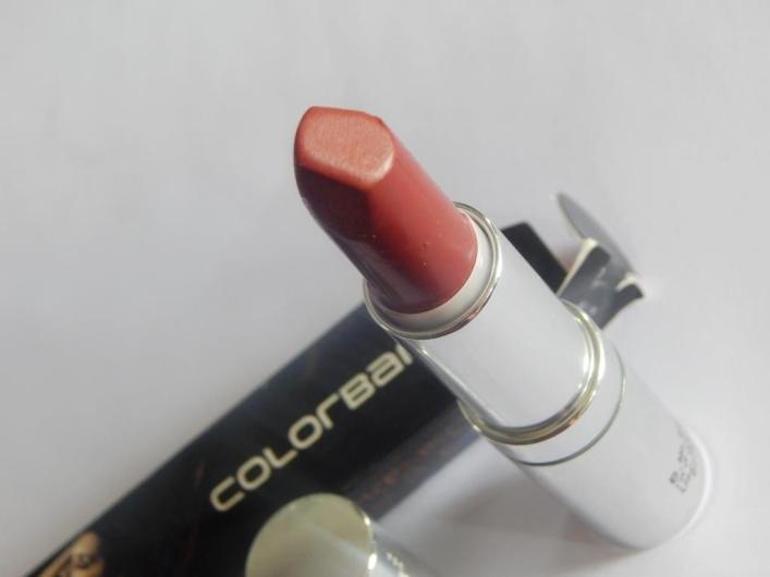 colorbar-legendary-matte-touch-lipstick-tip