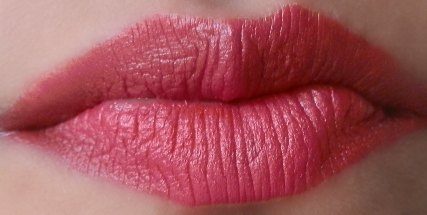 Diana-of-London-Party-Red-Diana-Matic-Lipstick-lip-swatches