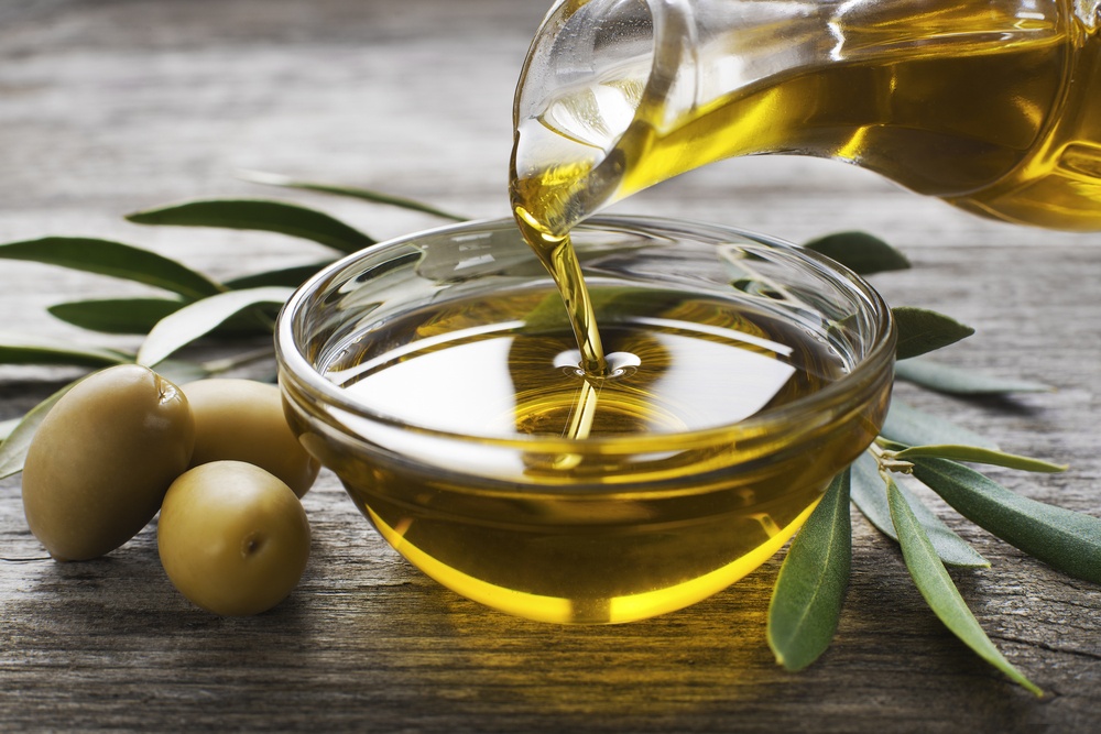 Eight Homemade Hair Masks to Promote Hair Growth olive oil