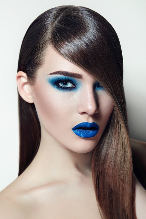 How to wear blue lipstick and nail it like a professional blue