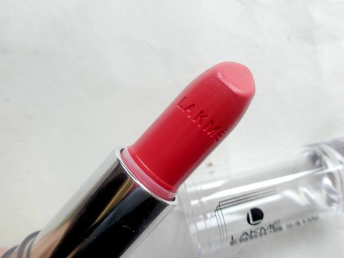 lakme-enrich-satin-p158-lipstick-review-4