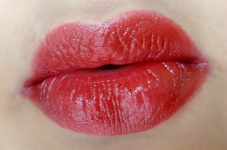 Lakme R358 Enrich Satin Lipstick Lip Swatch