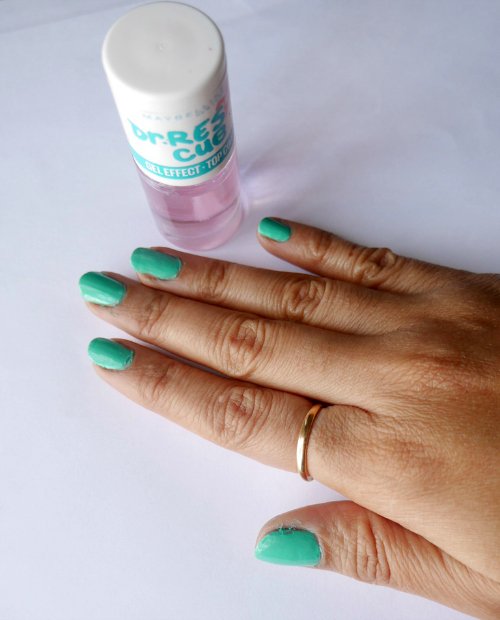maybelline-dr-rescue-gel-effect-top-coat-review-7