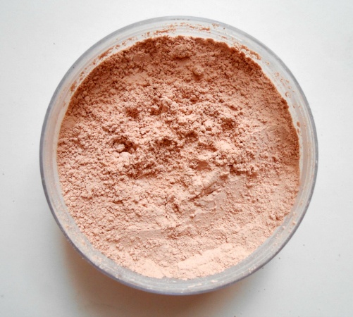 Natio Natural Loose Powder Review, Swatches & FOTD powder