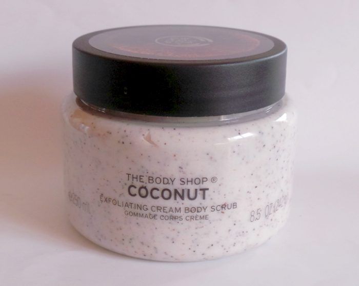 Namaak details Krijt The Body Shop Coconut Exfoliating Cream Body Scrub Review