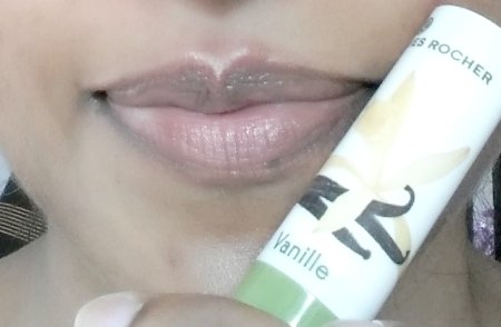 Yves Rocher Nourishing Lip Balm Vanilla Lip Swatch