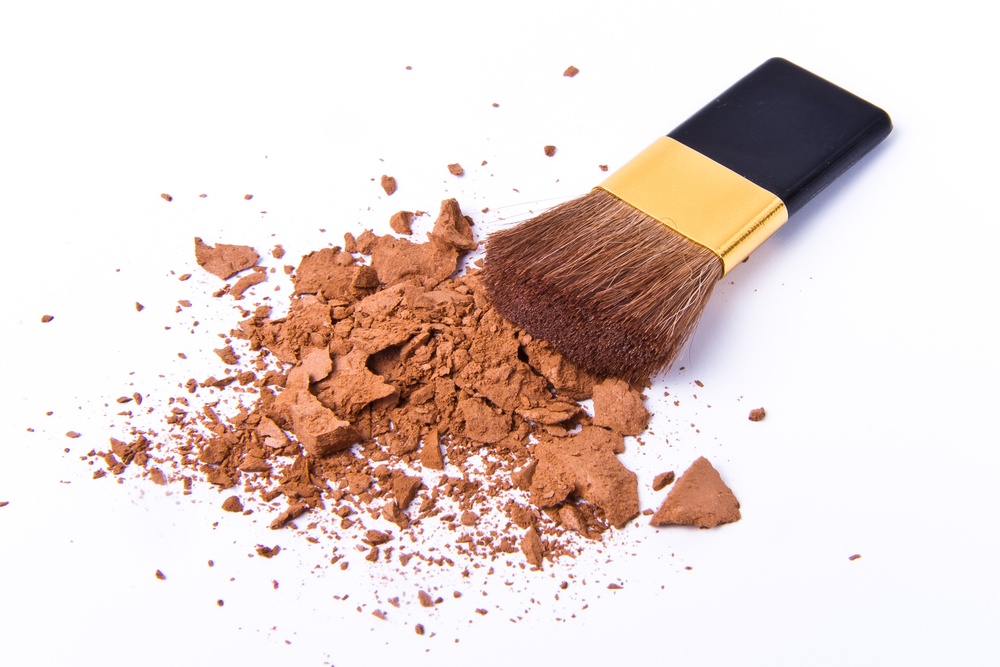 11-mistakes-you-are-making-with-bronzer-and-how-to-avoid-them