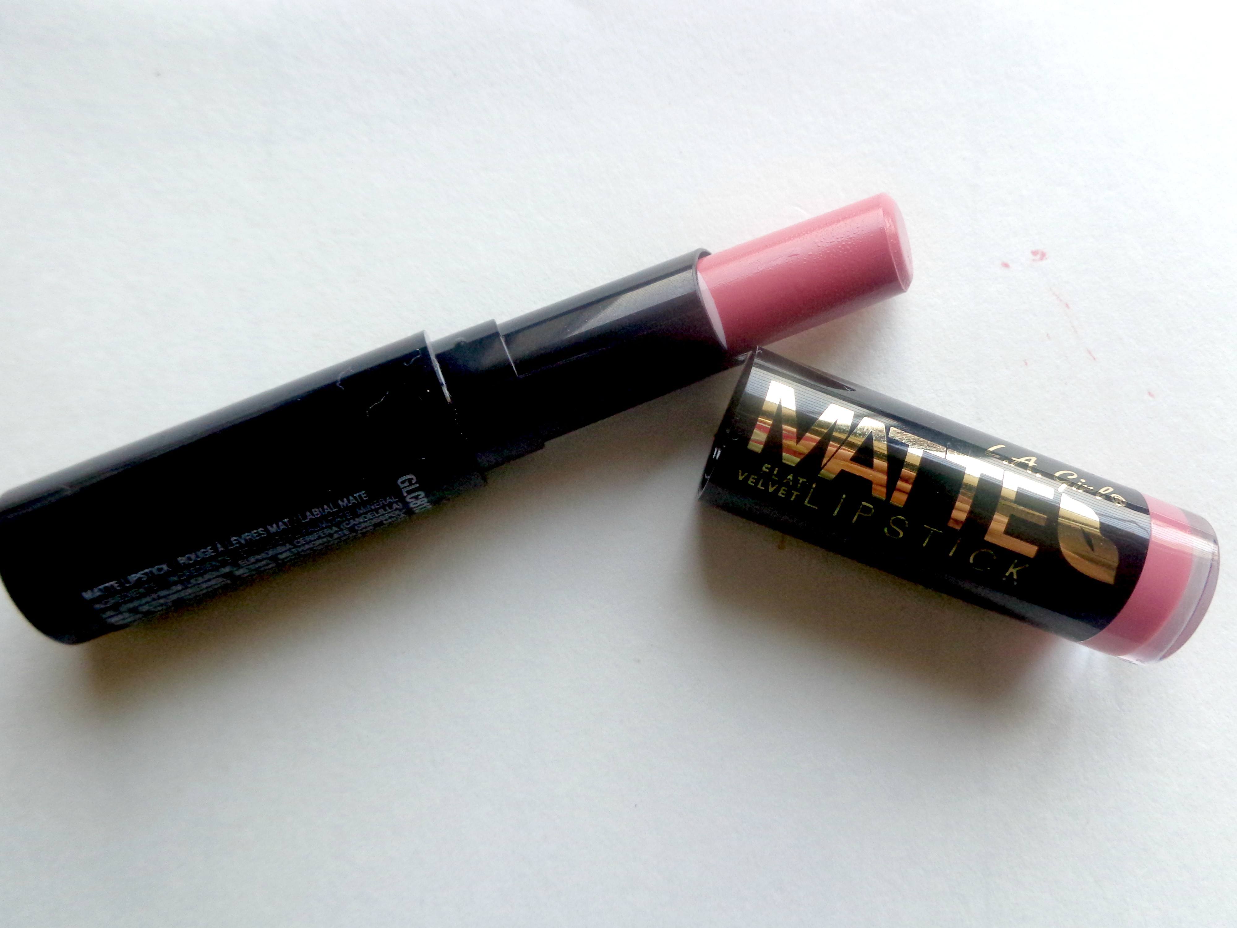 Bridge pier automaat verlangen LA Girl Matte Flat Velvet Lipstick Hush Review