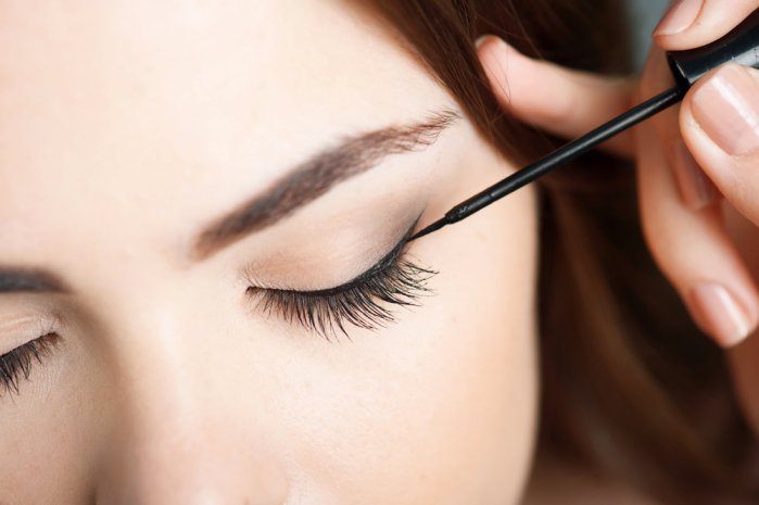 Different type of eyeliner brushes and how to use them