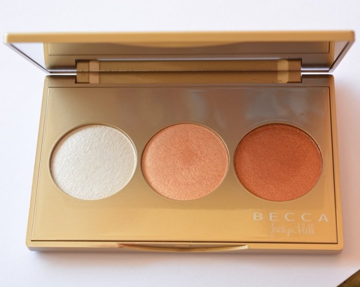 becca-pearl-shimmering-skin-perfector-pressed-packaging