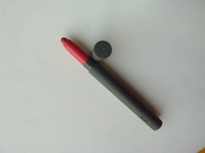 bite-beauty-fraise-matte-creme-lip-crayon-packaging