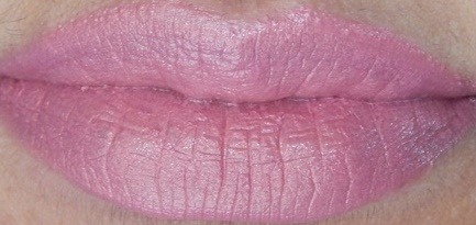 boots-natural-collection-rosebud-moisture-shine-lipstick-review lip swatch
