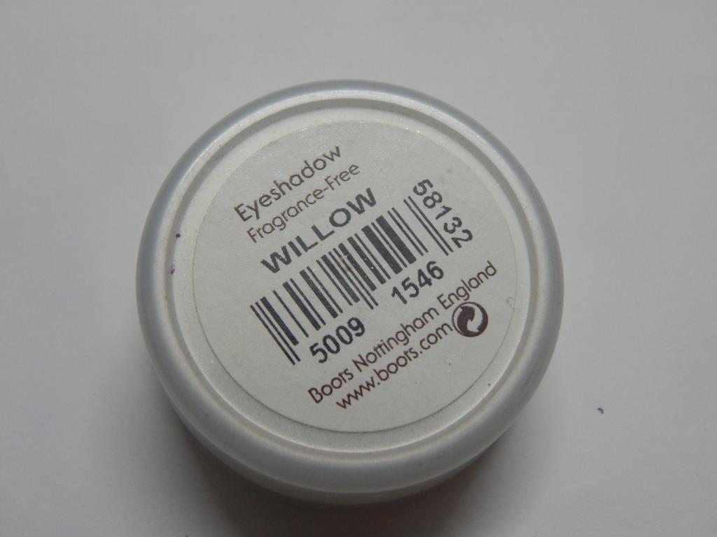 boots-natural-collection-willow-solo-eyeshadow-review-1