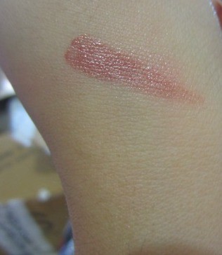 burts-bees-fig-lip-shimmer-swatch