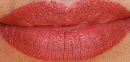 chambor-crimson-red-powder-matte-lipstick-swatch