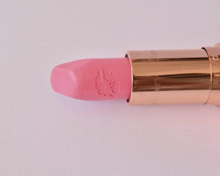 charlotte-tilbury-hot-lips-bosworths-beauty-luminous-modern-matte-lipstick-review