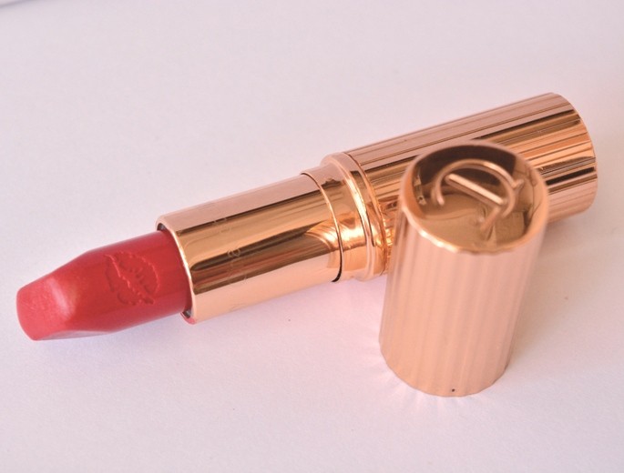 charlotte-tilbury-hot-lips-carinas-love-luminous-lipstick