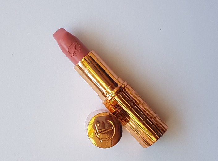 charlotte-tilbury-hot-lips-liv-it-up-lipstick-outer-packaging