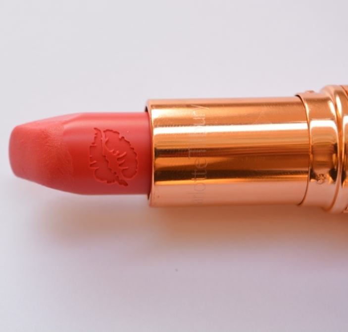 charlotte-tilbury-hot-lips-miranda-may-luminous-modern-matte-lipstick-bullet-lip-print