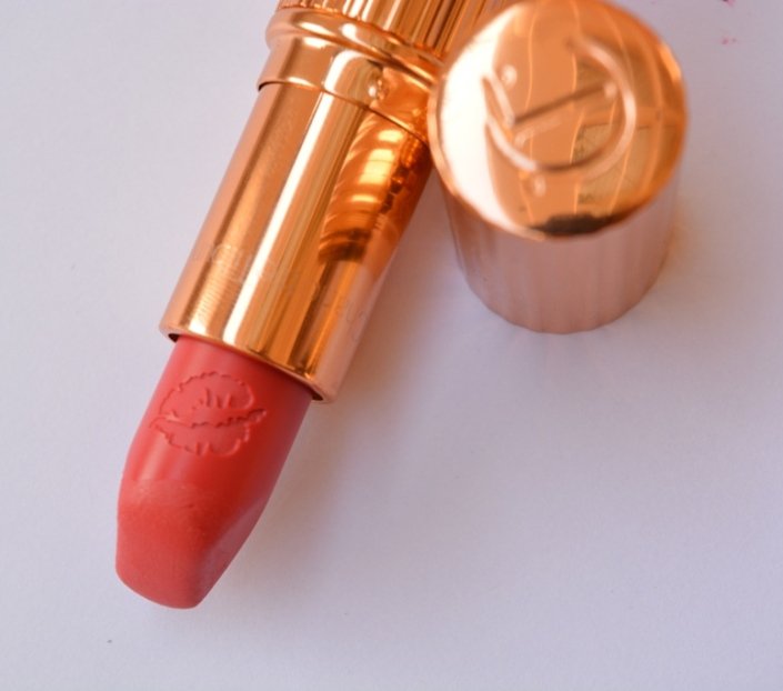 charlotte-tilbury-hot-lips-miranda-may-luminous-modern-matte-lipstick-bullet