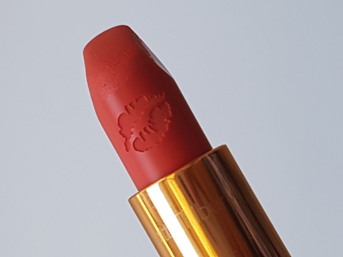 charlotte-tilbury-hot-lips-miranda-may-luminous-modern-matte-lipstick-closeup