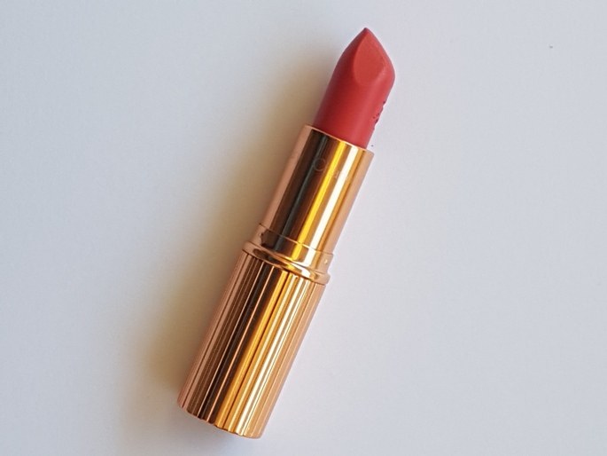 charlotte-tilbury-hot-lips-miranda-may-luminous-modern-matte-lipstick-shape