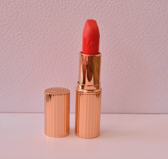 charlotte-tilbury-hot-lips-tell-laura-luminous-modern-matte-lipstick-full-packaging