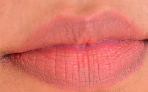 charlotte-tilbury-hot-lips-very-victoria-luminous-modern-matte-lipstick-lip-swatch