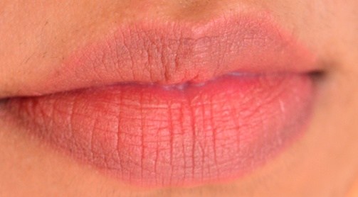 charlotte-tilbury-hot-lips-very-victoria-luminous-modern-matte-lipstick-swatch-on-lips