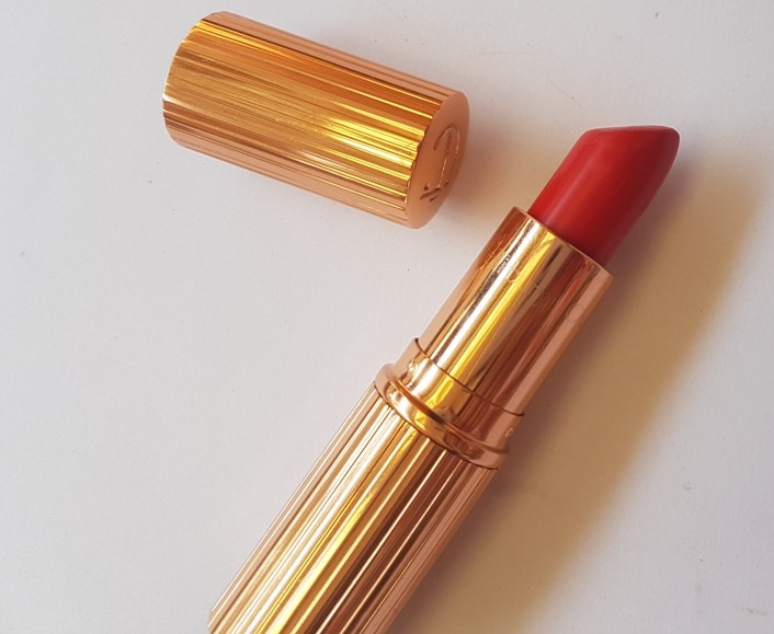 charlotte-tilbury-love-bite-k-i-s-s-i-n-g-lipstick-full-packaging