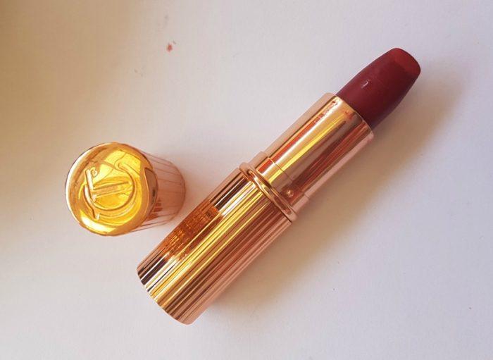 charlotte-tilbury-red-carpet-red-matte-revolution-lipstick-packaging