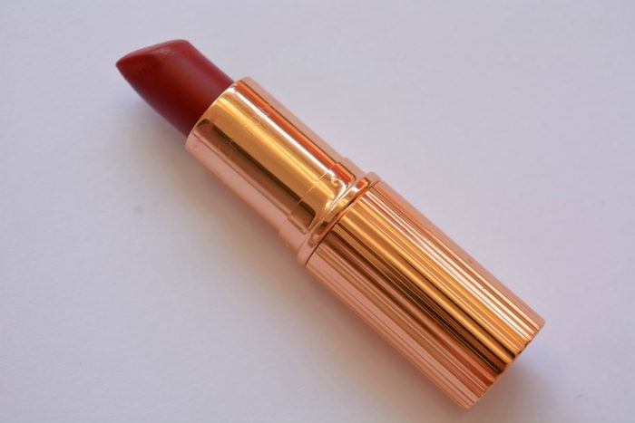 charlotte-tilbury-red-carpet-red-matte-revolution-lipstick-review