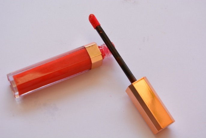 charlotte-tilbury-red-vixen-lip-lustre-lip-gloss-outer-packaging