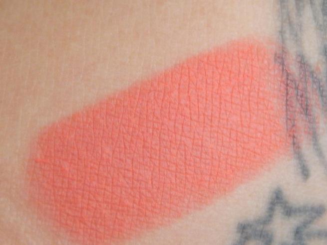 collection-coral-pop-lasting-colour-lipstick-swatch