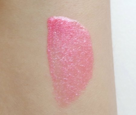 colorbar-05-pink-flash-diamond-shine-lip-gloss-hand-swatch