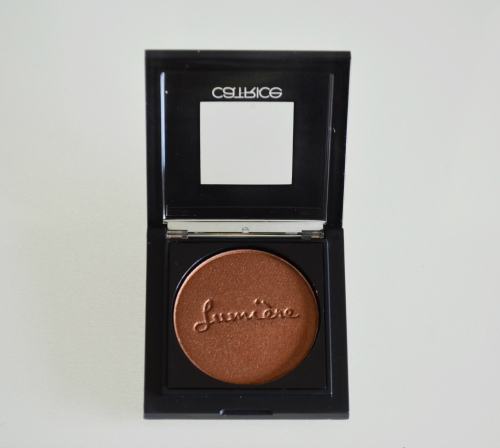 Catrice Lumière long-lasting eyeshadow in Crème Brune