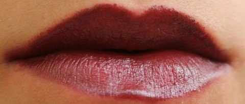 elle-18-color-pops-matte-chocolate-day-lipstick-lip-swatch